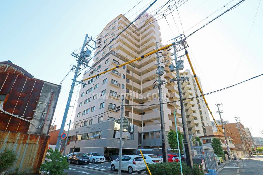 丸美ロイヤル新栄の外観（北側から）