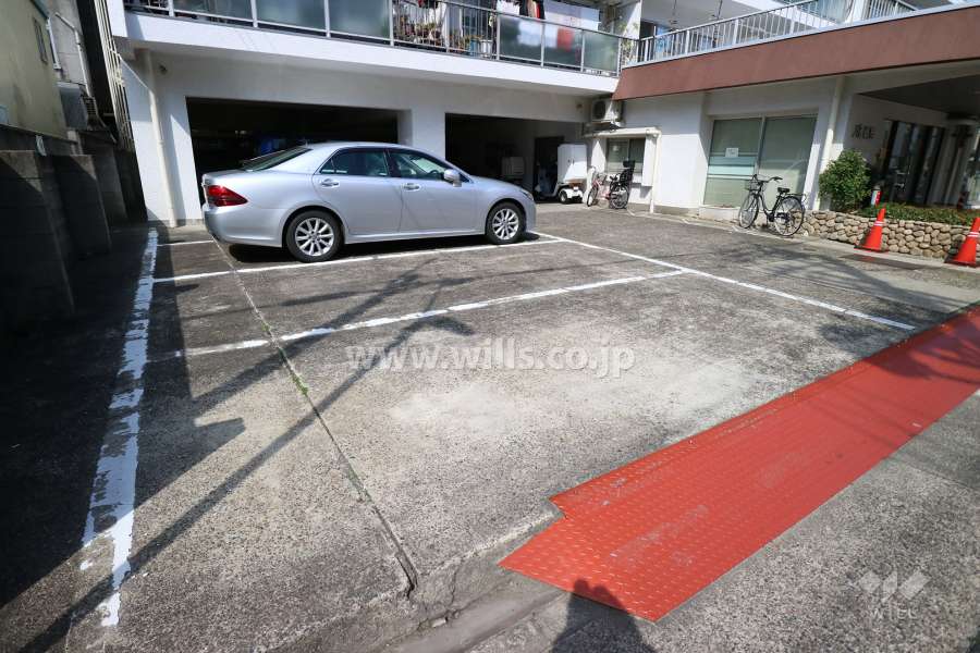 敷地内駐車場（屋外平面式）