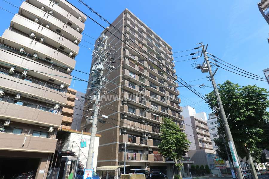 キャッスルハイツ上前津の外観（南西側から）