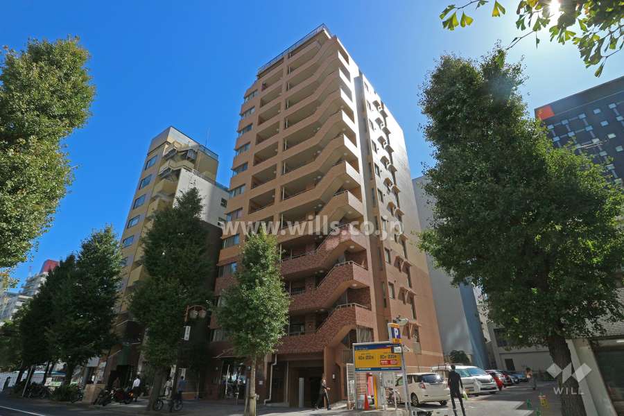 クレステージ久屋大通りの外観（北西側から）