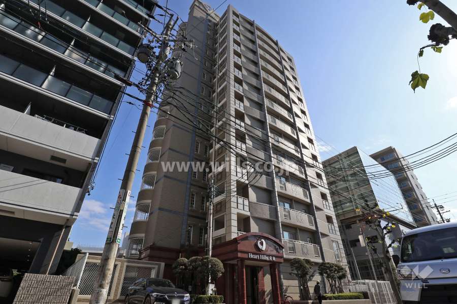 ハートヒルズ栄東の外観(北西側から)