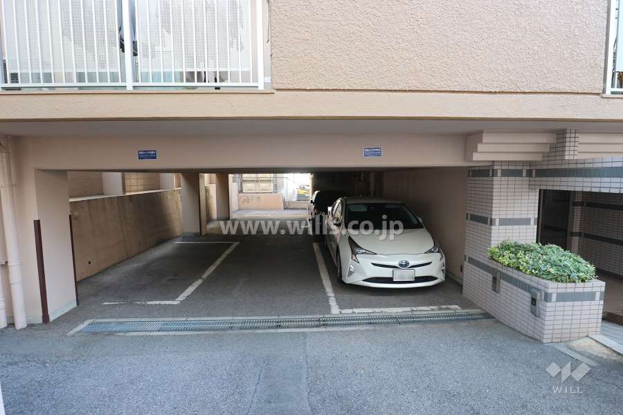 駐車場出入り口