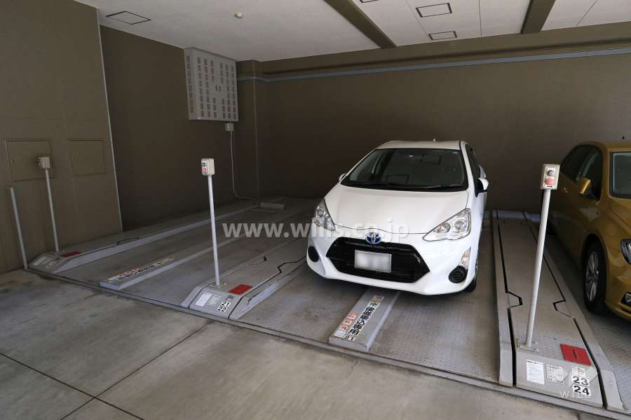 敷地内駐車場（屋内機械式）