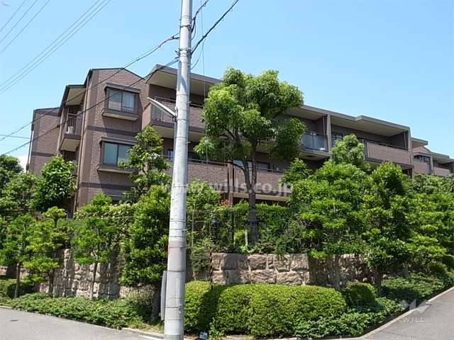 グランドメゾン東豊中ＥＡＳＴ1番館の外観（南西側から）