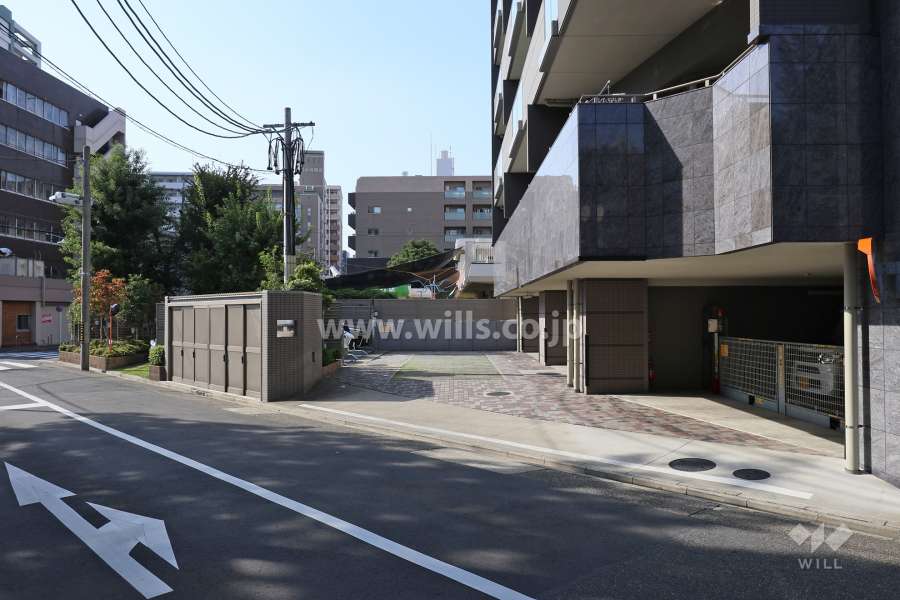 駐車場出入り口