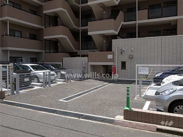 敷地東側の敷地内駐車場（機械式）