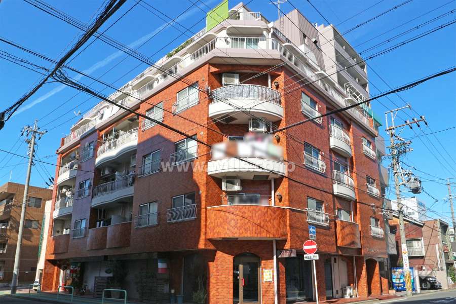 伊勢山ハイツの外観（南東側から）