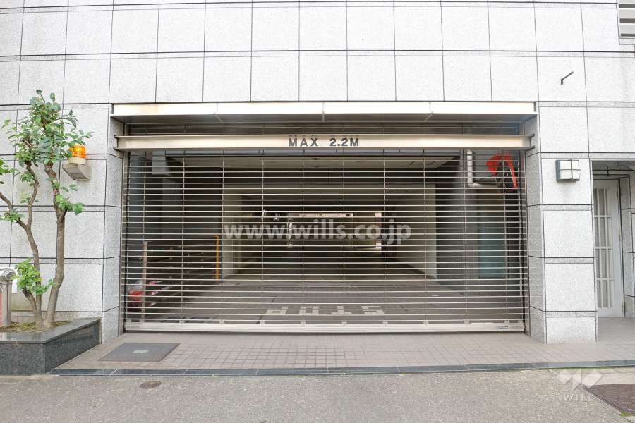 駐車場出入り口（リングシャッター付き）