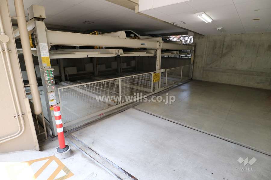 敷地内駐車場（屋内機械式）