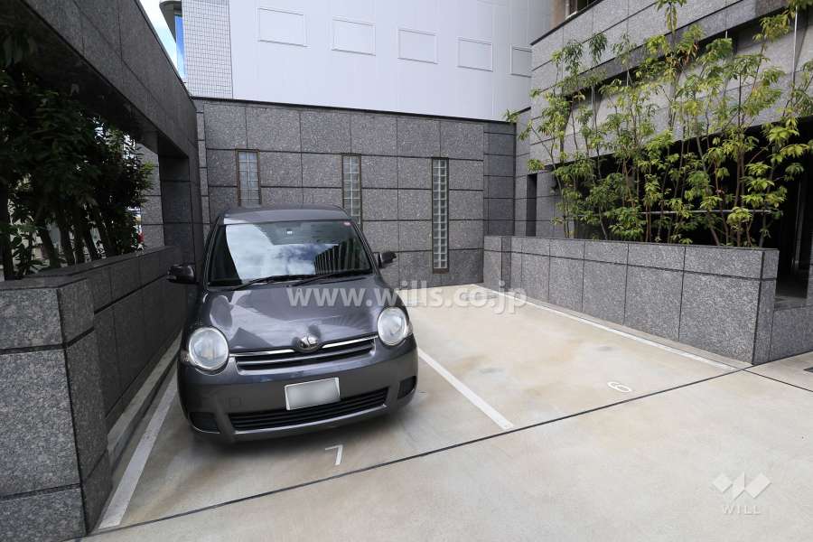 敷地内駐車場（屋外平面式）