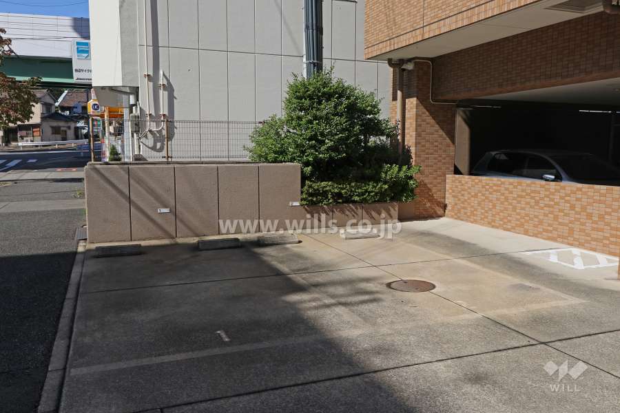 敷地内駐車場（屋外平面式）