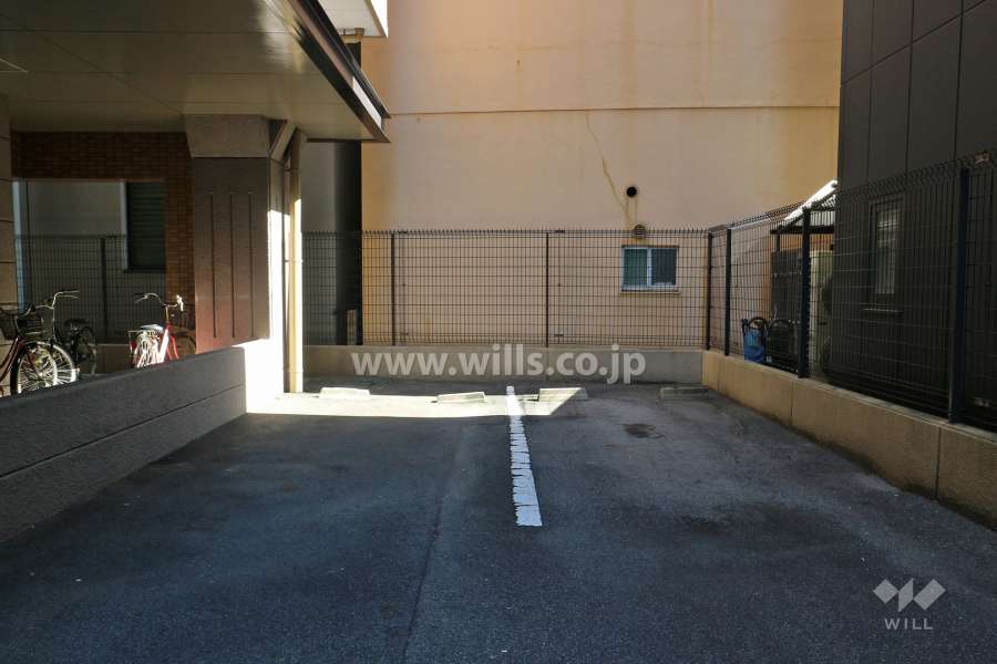 敷地内駐車場（屋外平面式）