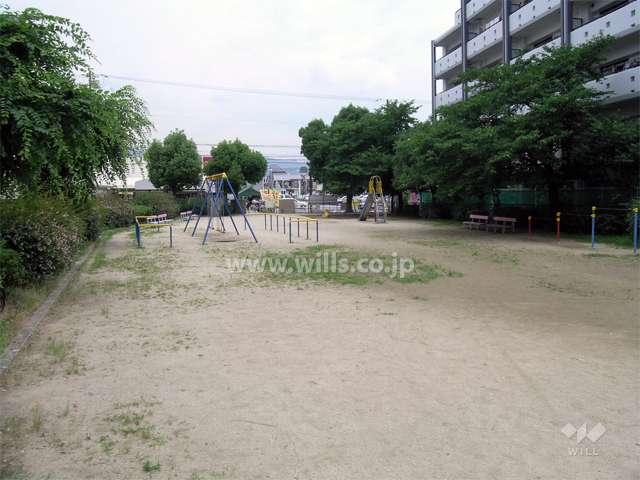 敷地の西側は「光明第三公園」です。