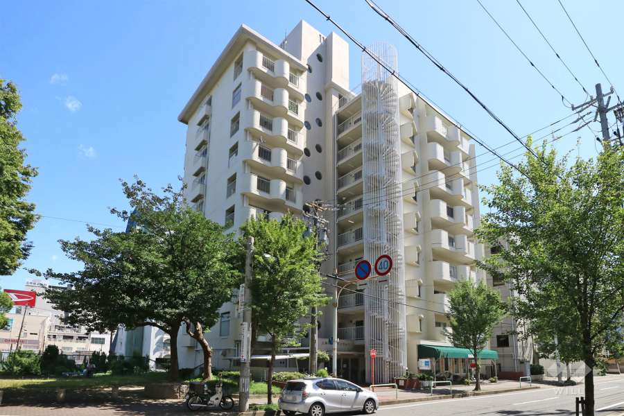 上前津中央マンションの外観（北西側から）