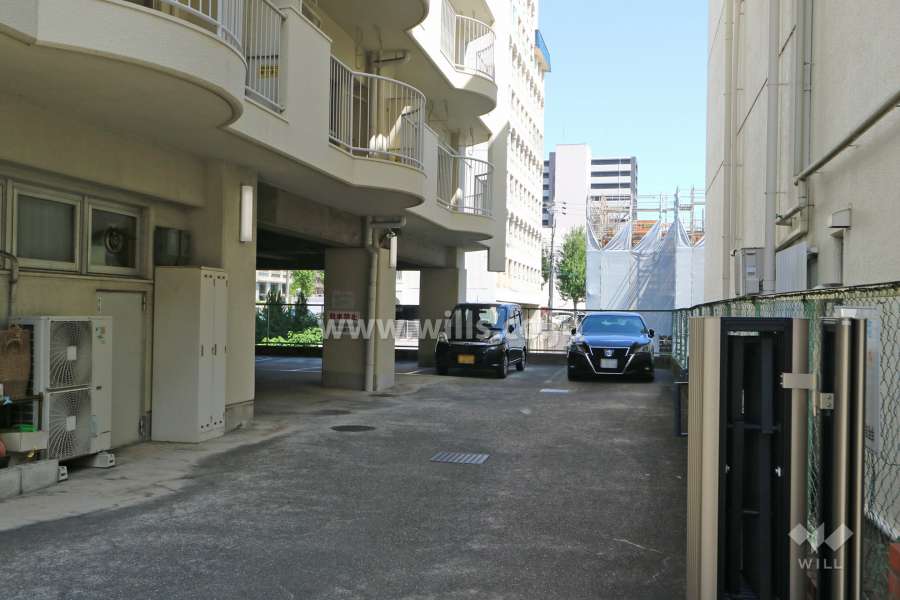 敷地内駐車場（屋外平面式）