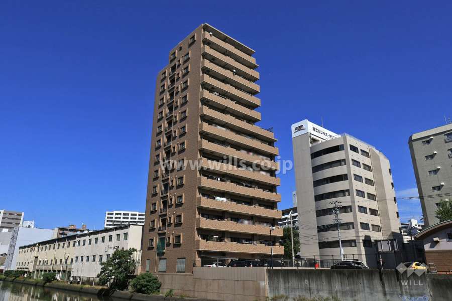 ライオンズマンション東別院第3の外観（南西側から）