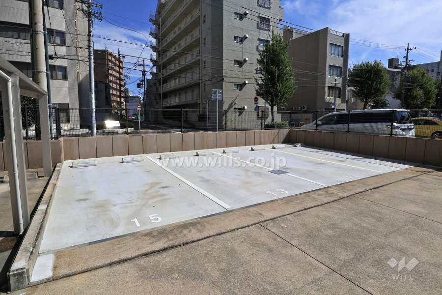 敷地内駐車場（屋外平面式）