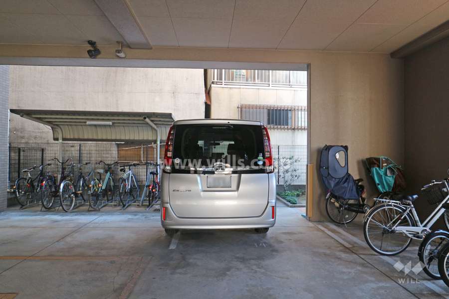 敷地内駐車場（屋内平面式）