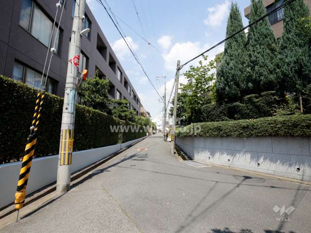 敷地南東側の前面道路