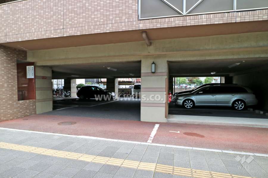敷地内駐車場（屋外平面式）