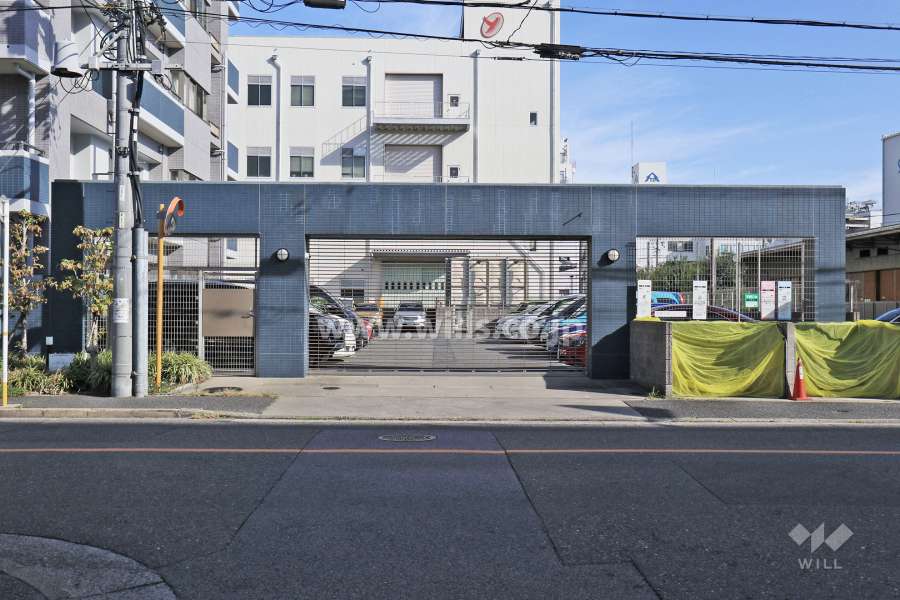 駐車場出入り口（リングシャッター付き）