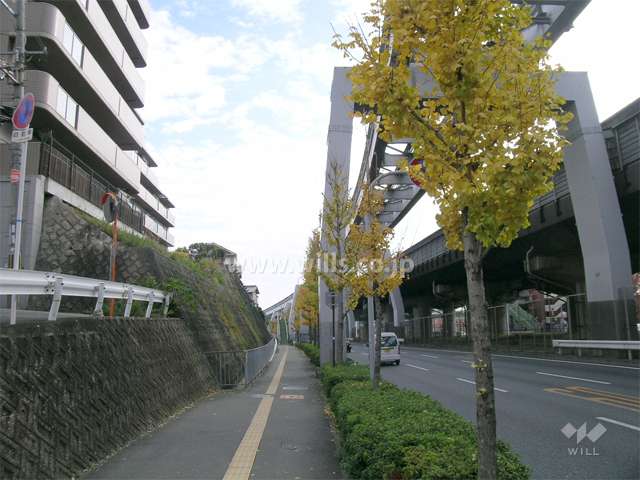 敷地の南側には中央環状線、大阪モノレールなどが走っています。