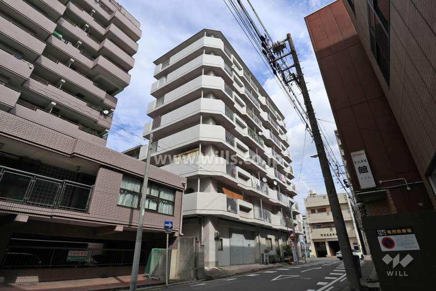 レジデンス上前津の外観（南西側から）