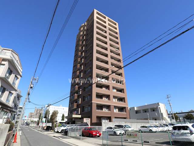 ロイヤルアーク上社の外観(南西方向から)