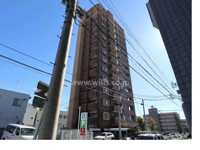 ロイヤルアーク上社の外観(北西方向から)