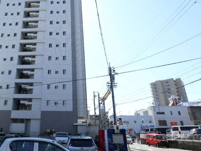 モアグレース藤が丘の正面道路
