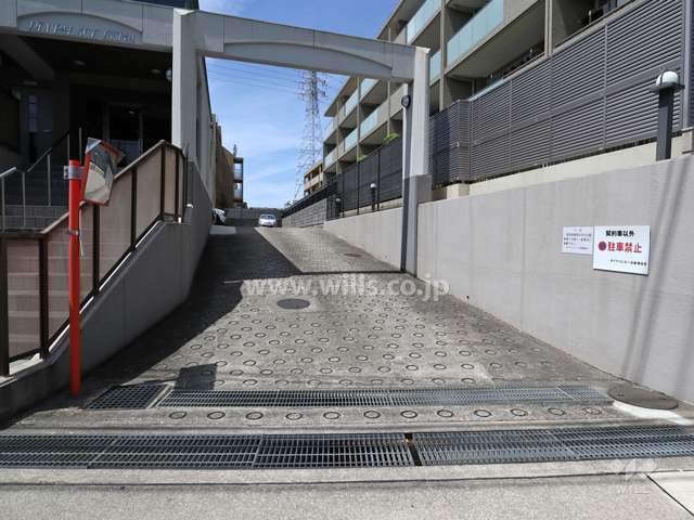 駐車場の出入口