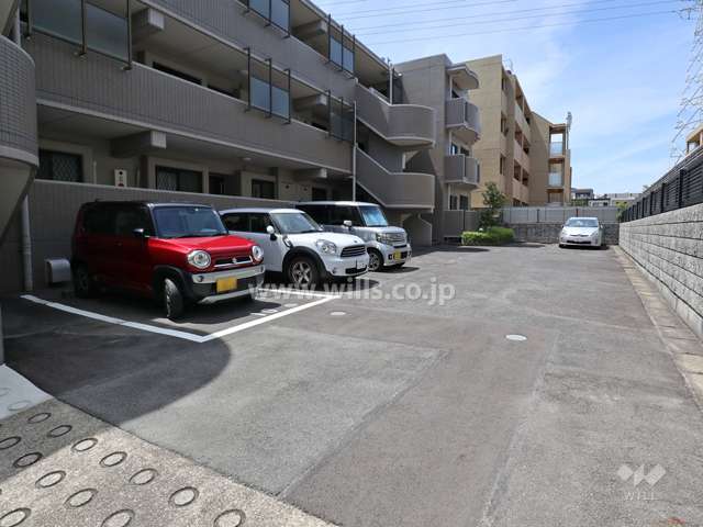 敷地内駐車場(屋外平面式)