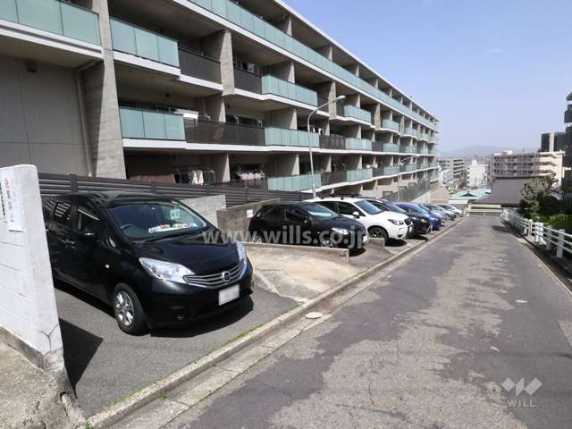 敷地内駐車場（屋外平面式）