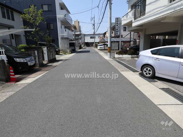 敷地南側の前面道路