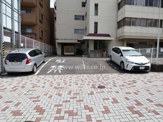 敷地内駐車場の入口