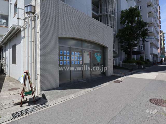 1階の一部は店舗です。