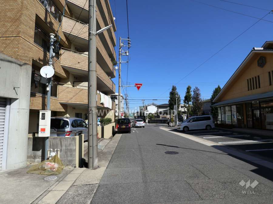 敷地南側前面道路