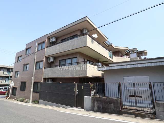 エスポア名東の外観(南西側から)