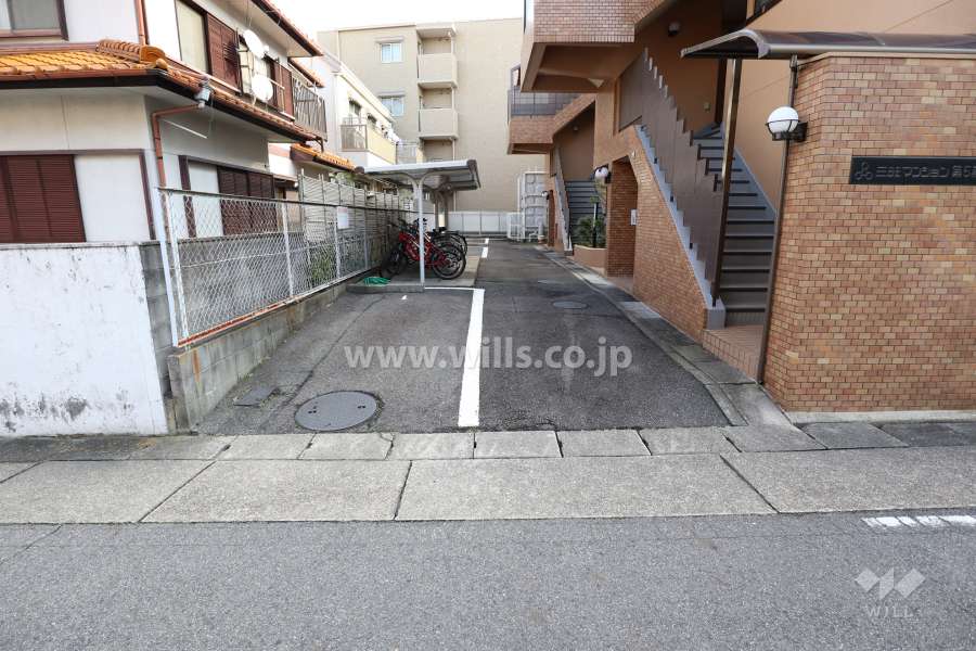 駐車場出入口