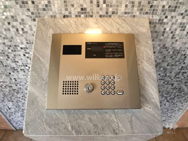エントランスはオートロック付きです。