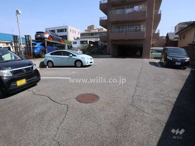 敷地内駐車場(屋外平面式)