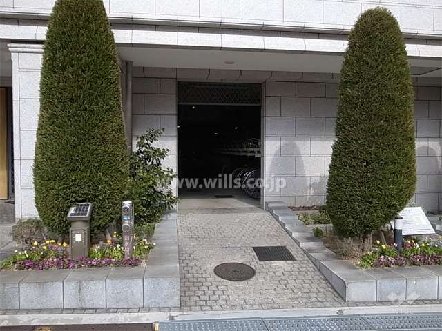 駐輪場は屋内にあります。