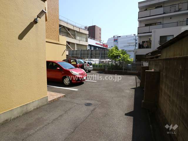 屋外平面式駐車場