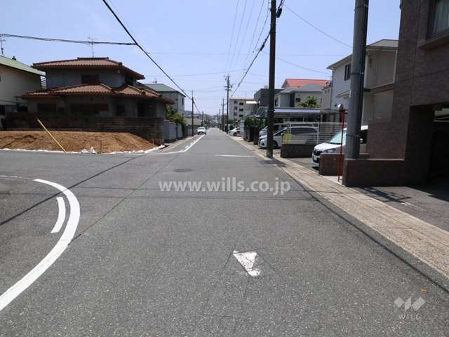 敷地東側の前面道路
