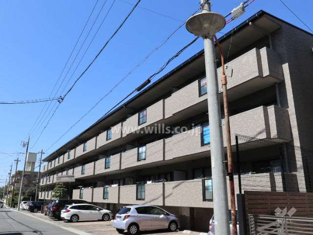 アルピナ藤ヶ丘の外観（南東側から）