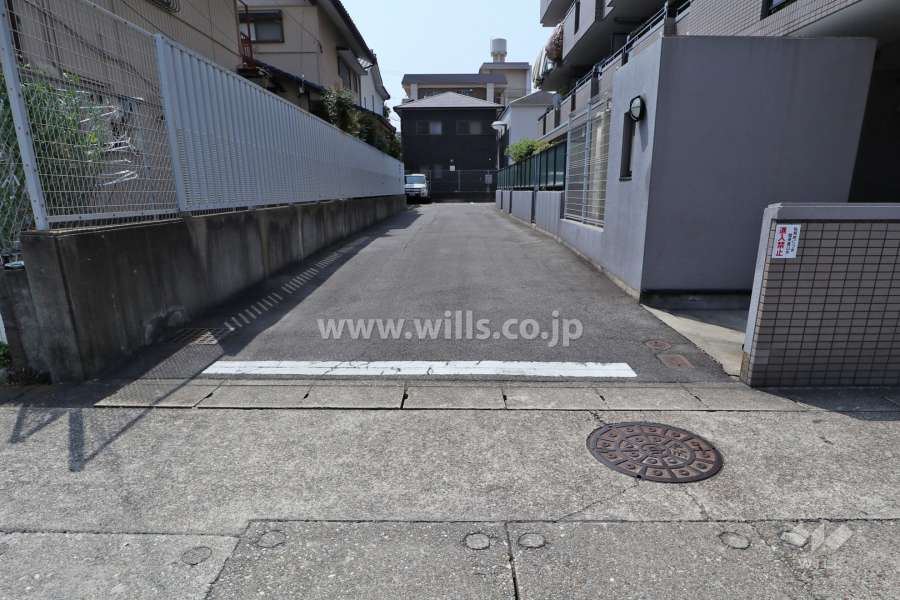 駐車場出入り口（屋外平面式）