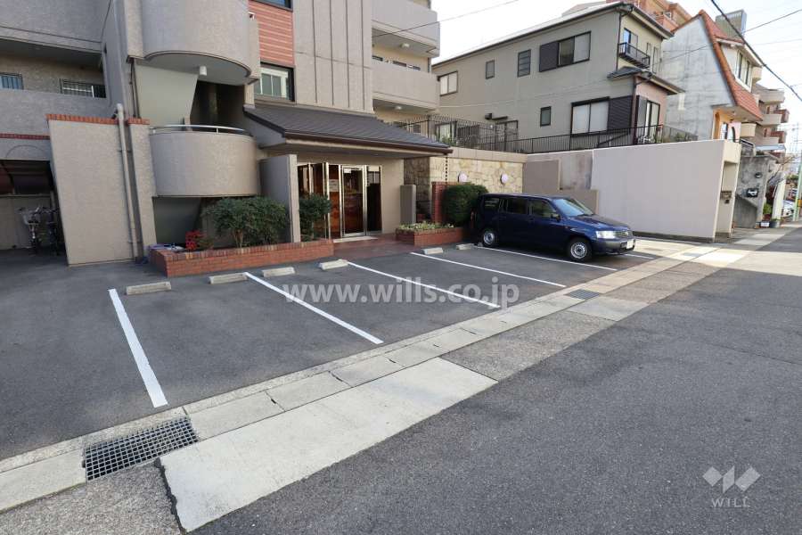 敷地内駐車場（屋外平面式）