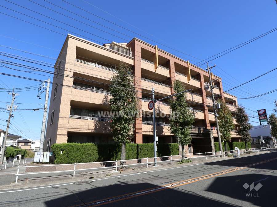 ロイヤルマンションよもぎ台の外観(南西方向から)