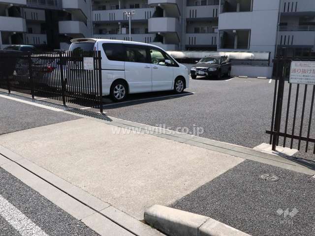 敷地内駐車場(屋外平面式)