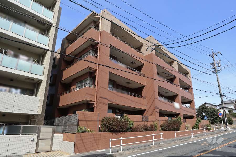 ジェネラスマンション本郷社が丘の外観（南西側から）
